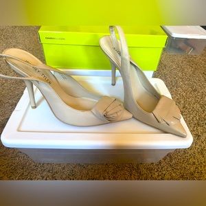 Pristine condition, worn once or twice, leather Jeffrey Tyler 7.5 tan sling back